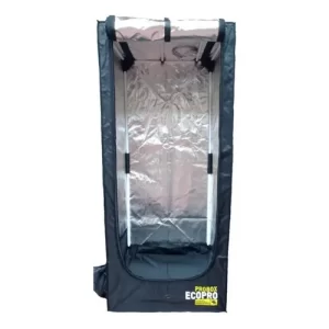 Estufa compacta e resistente, ideal para cultivo indoor. Feita com nylon 420D e Mylar 97% de reflexão, suporta até 28 kg. Inclui zippers à prova de luz, 1 entrada de ar e 2 saídas para exaustão. Perfeita para espaços pequenos e cultivos discretos.